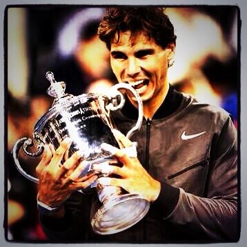 AAgonzalez92's tweet photo. @agyubero Number 1! @RafaelNadal #VivaEspaña #respect http://t.co/IP4PvpJYJT