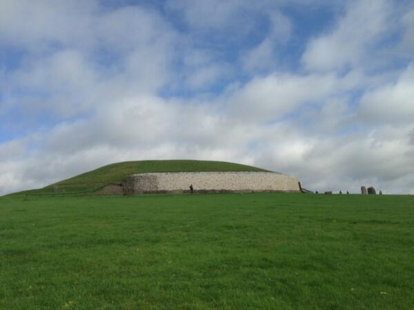 Newgrange is a top site to experience the winter solstice - we toured on #CarlingfordFam #TBEX #Ireland