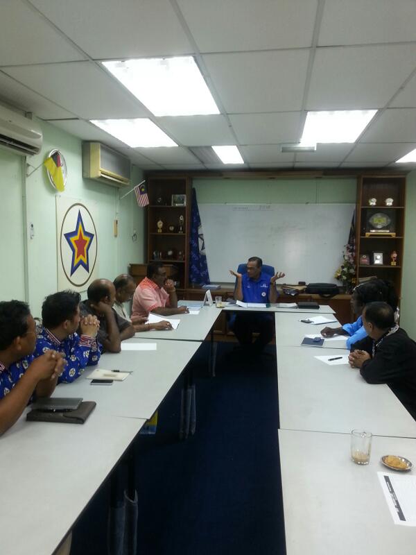 aru7741's tweet photo. Taklimat bersama AJK PPP Bhg Seremban Nsdk. @m_kayveas  @menteribesarn9 @chandrakumanan @NSDKPPP  @RAJAVEERAPPAN1 http://t.co/4rsqF3nR2H
