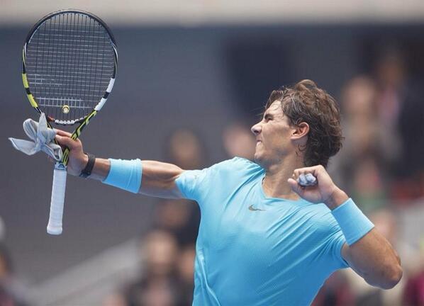 M0tivacionesF's tweet photo. Rafa Nadal vuelve a su trono. El rey del tenis vuelve a ser el número 1. Un deportista irrepetible. http://t.co/d2nQ6vIIxu