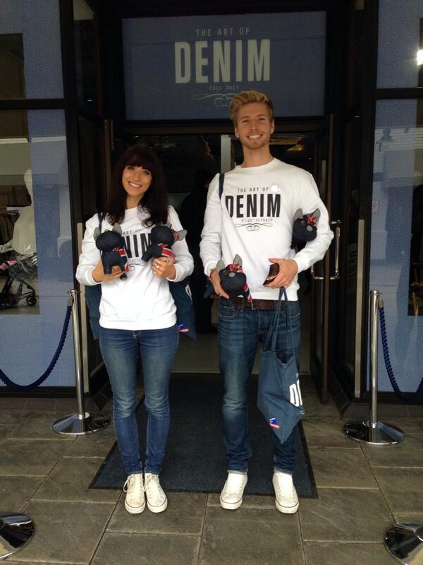 donnaida's tweet image. Who could resist the #artofdenim #cheshireoaks #popup? #brightwhite #smile #denim