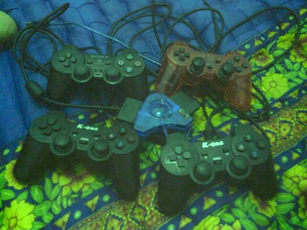 virtualballers's tweet photo. #TemenMalamMinggu RT @CYCLE_E: Peralatan perang #PESplayer cc:@PES_ID http://t.co/0J3pTkl6IR