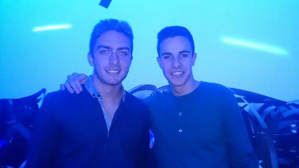 pabletesalsa's tweet photo. "@mariagarcia_08: Con mis dos amores...(L) @pabletesalsa. @antoniofdez_dj http://t.co/OVnKx1gHHZ"