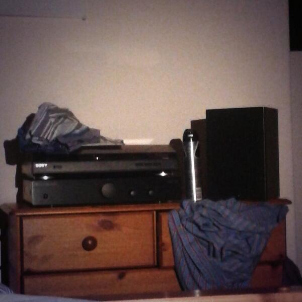 jamesrbgreen's tweet image. View from bed #exciting #birthday #newrecordplayer