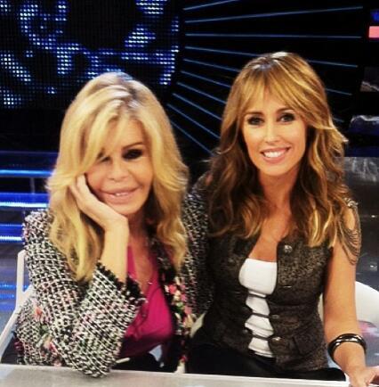 Durante una publi Emma y Bibiana. Buenas noches a todos!