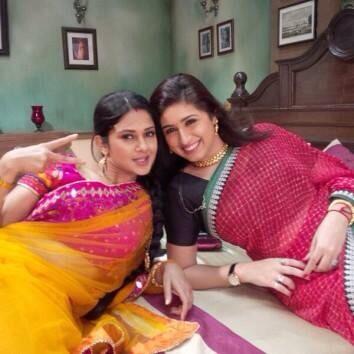 JenWingetFans's tweet photo. Offscreen picture Of Jenny and Vahbbiz @jenwinget @Babiejaan http://t.co/mQKQHgWtyC