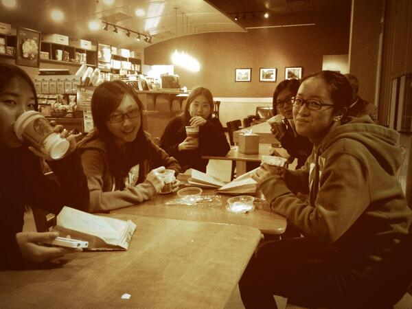 OSWeekends's tweet image. While everyone else is at home for #fallbreak these girls found a tasty treat at #starbucks