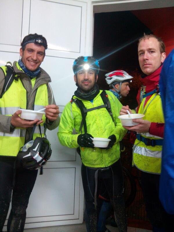 raidgallaecia's tweet photo. Ahí están a petición de la gente Buxos Raiders http://t.co/EU5W1Sl3TO