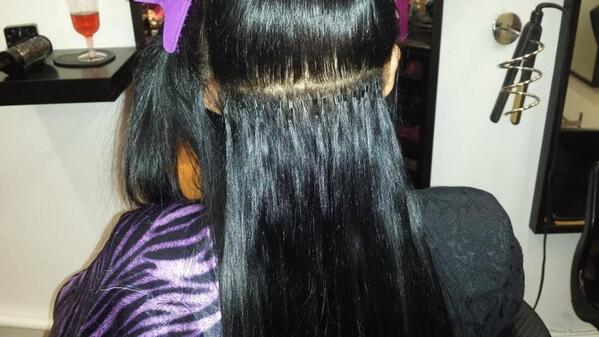 dollylocks1213's tweet photo. Individual micro rings using Remi Cachet ultra discreet rings. Gives a ultra light feeling on your head #remi http://t.co/hd6vCLuyjv