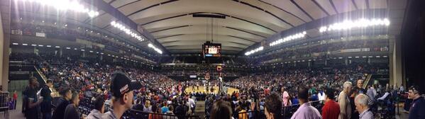 loudounhounds's tweet photo. Crowd is into this game! Great night in Baltimore for hoops: @WashWizards and @nyknicks #BaltimoreBasketballClassic http://t.co/mOe0LMfkCT