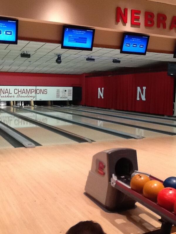 Laura_ze's tweet photo. Bowling night for anti stress http://t.co/ABuLb6CEmY