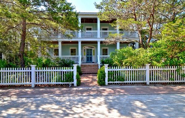 jCrowl2394's tweet photo. So pumped for the Crowely Family vacation next year! Seaside here we come http://t.co/iWkcNDy2IW