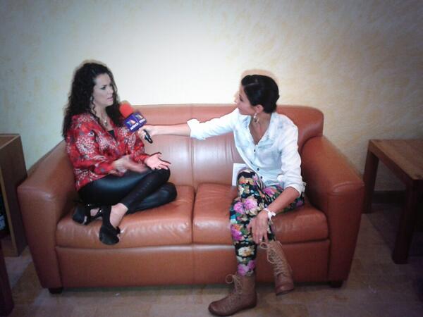 soymariabelenmb's tweet photo. Con una gran cantante! Mucha admiración para @EdithMarquezL Felicidades por "Emociones", todo el éxito siempre! http://t.co/iWvqex4T3r