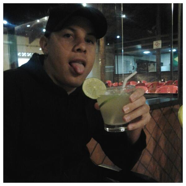 Bilusolda's tweet photo. Skype ..bilu_chicarete_rock2@hotmail.com   #RT http://t.co/14zZ3ZluVu