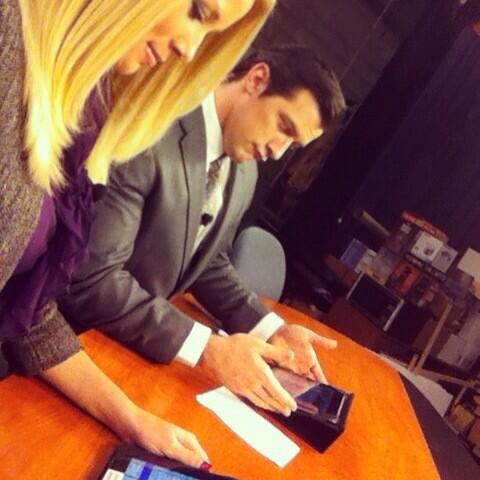 AmandaZitzman's tweet image. Talk of the @KMTR newsroom tonight: "tech neck" - do you have it?  #tabletproblems