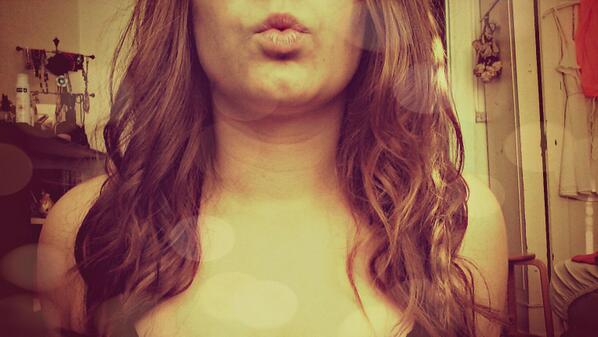 Citronmusen's tweet image. Didn't straight my hair today, this is what i ended up with... ♥