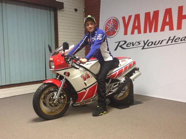 ValeYellow46's tweet image. È sempre un emozione salire su una moto mitica per tutti gli appassionati,la Yamaha RD500 2 tempi
#oldschool