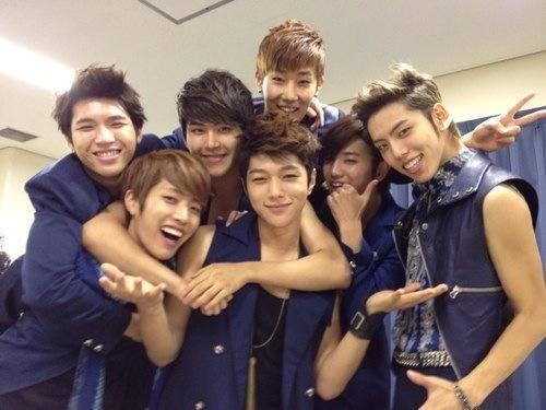 InspritMyungsoo's tweet photo. #WelcomeToMalaysiaInfinite http://t.co/XVQlO2VPJy