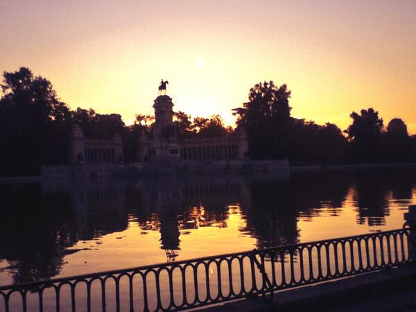 PaulaGiMi's tweet photo. hay una forma más alucinante de empezar el día ? Lo dudo. #runningmorning http://t.co/oKuPy6dMqe