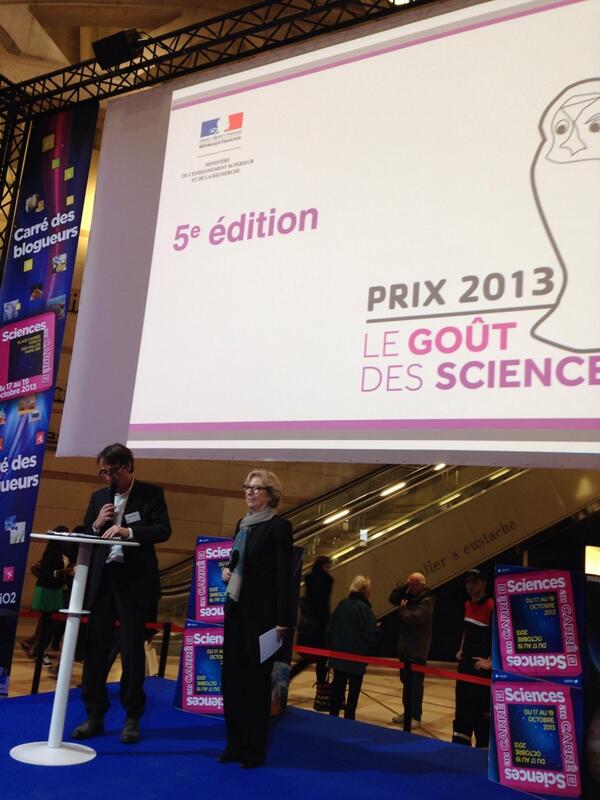 sup_recherche's tweet photo. G. Fioraso remet les prix du #GoutDesSciences sur le forum science au carré(e) #SciO2 http://t.co/L2fjIvkoOM