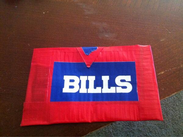 frodoTbagginz's tweet photo. #BillsMafia wallet made out of duct tape!! http://t.co/0mqgKAZqZL