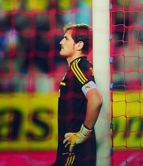Amador_Rivas's tweet photo. RT si para ti es el mejor portero del mundo http://t.co/HWpJTN2n1f