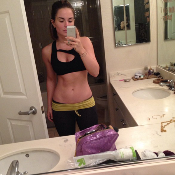 ashlyn_snuckel's tweet image. Can @JoJoistheway be my personal trainer? Because, like, she's a babe. #strongandfierce