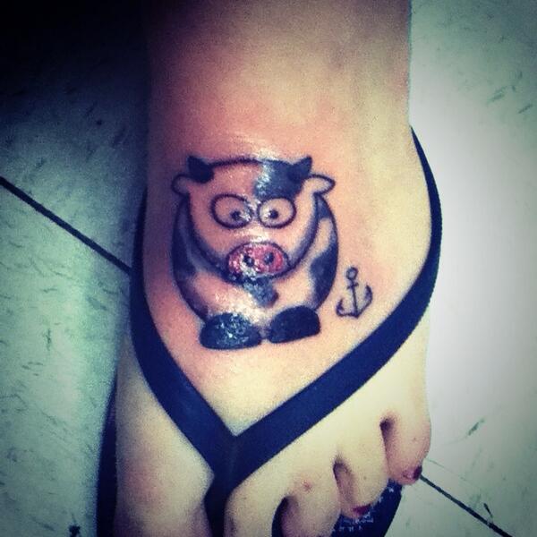 just got my 2nd tattoo :) hurt like a bitch but worth it xD thanks @CatmouthSteve  #SteelCreations