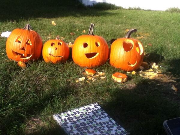 gretchenash789's tweet photo. our pumpkins are perfect. 😁😂💕 @levidavis98 @buffy_432 @RyanKvarness http://t.co/uZ6p79KRYr