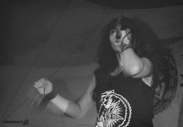 #IDMI ---> "@XtremeZine: #LadiesOfMetal Auryn (Pig Phobia) "