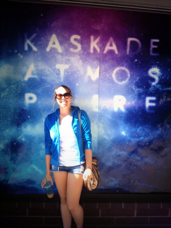 kaskade's tweet photo. Open for bidness. RT @annamaribosko: @kaskade pop up shop! #AtmosphereLA http://t.co/96O6mFswgW