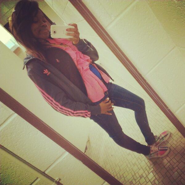 NovaaKaine_'s tweet photo. Adidas jacket polo shoes polo sweater holister shirt #ModelBitch http://t.co/dO55sbJfbQ