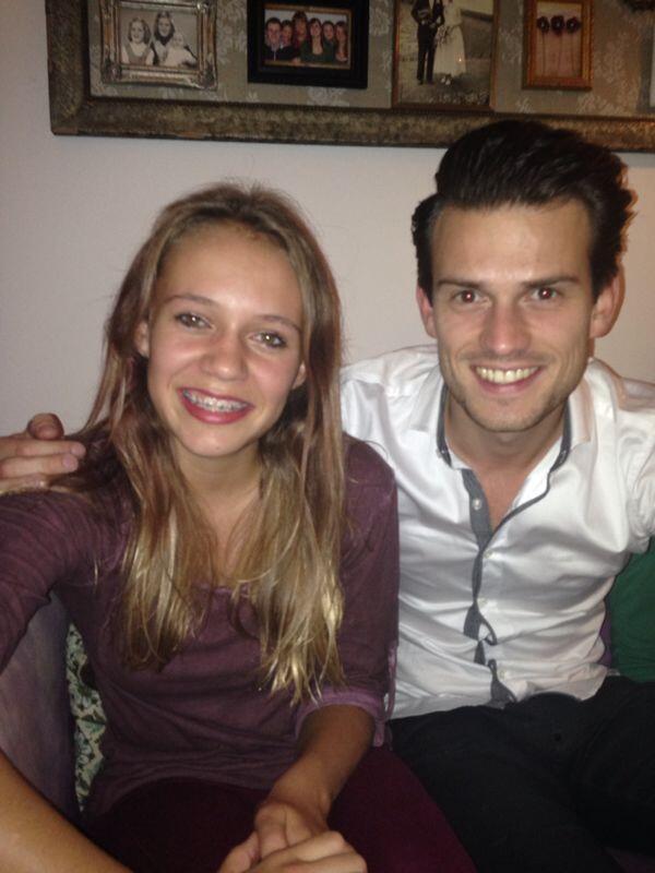 thevreporter's tweet photo. V Reporter Levi verraste vanavond Indy en haar familie met een bezoek. Misschien zit hij volgende week bij jou? http://t.co/8H53AEX3Zv