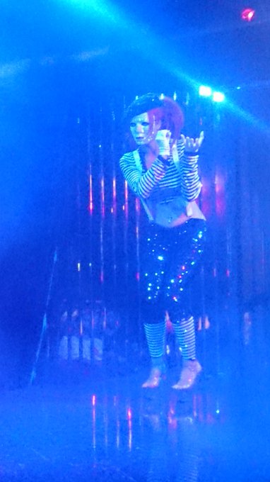 Showtime! http://t.co/8OKvwB5xin<a href="/tag/bestie"class="tags"><span>#bestie</span></a><a href="/tag/soulmate"class="tags"><span>#soulmate</span></a><a href="/tag/feypowers"class="tags"><span>#feypowers</span></a>