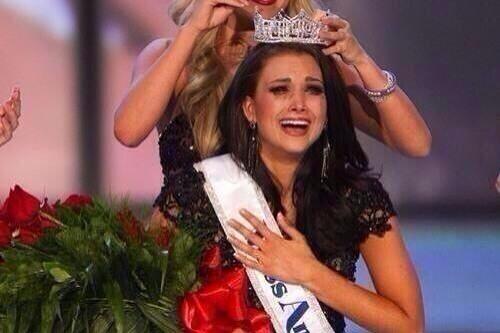 valpotweets's tweet photo. the feeling after finishing another week of school http://t.co/fmXkr8bCw0