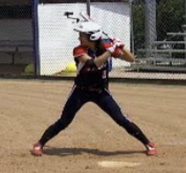 TheNWOLadyIrish's tweet image. #hittingtip 1: #relaxed hands, bat, stance. #flexed knees. #weight centered. Start positions always include these