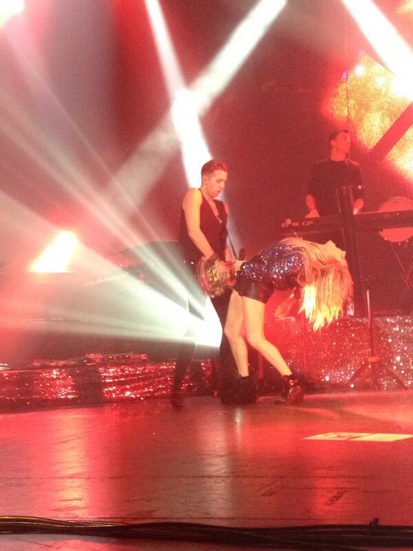 kezza_bezza tweet picture