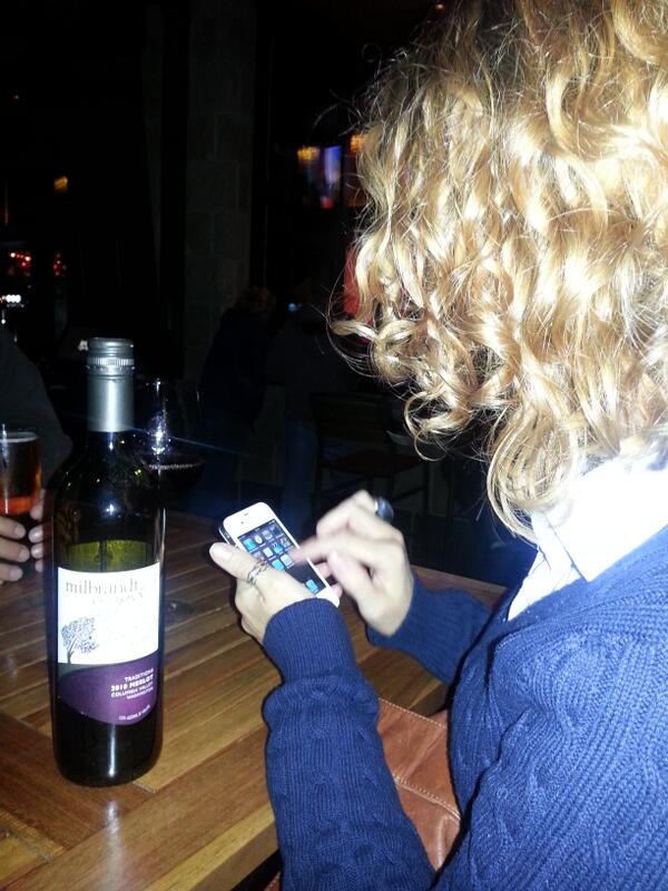 Clair tweeting at MO's "after meeting" meeting at #AAOMPT13 <a href="/IFOMPT/">IFOMPT</a>
