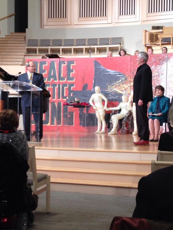 CofCYoungAdults's tweet image. Rev. John Bell receiving the @cofchrist International Peace Award #PC2013