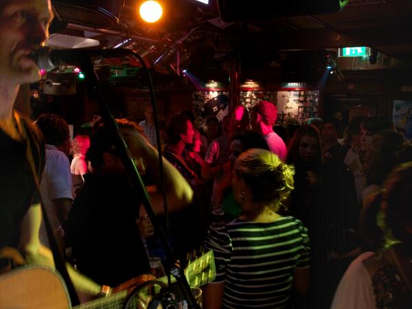 zaterdag!! dus gezellig optreden <a href="/cafedezeevaert/">cafedezeevaert</a> 22:00 en daarna de beroemde afterparty? #vlieland