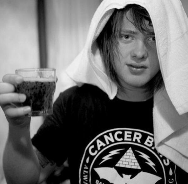 BringMe0liSykes's tweet photo. Cheers to the people who stayed home on twitter for the weekend like me cos I have no life http://t.co/2s6M2FYulP