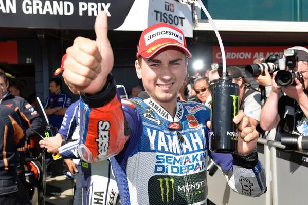lorenzo99's tweet photo. Pole Position in Phillip Island, Casey's style! Good to see you mate before the qualifying! @Official_CS27 http://t.co/Ee8TJlAusA
