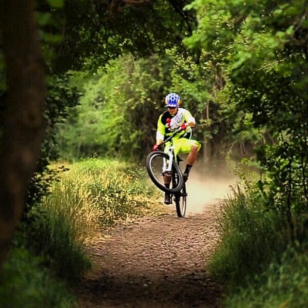jaybirdsport's tweet photo. Good luck to #theamericandream @curtiskeene at the #worldenduro Finale. #poweryourpassion #... http://t.co/9RNkrDKqKk http://t.co/YuRiSaJVlP