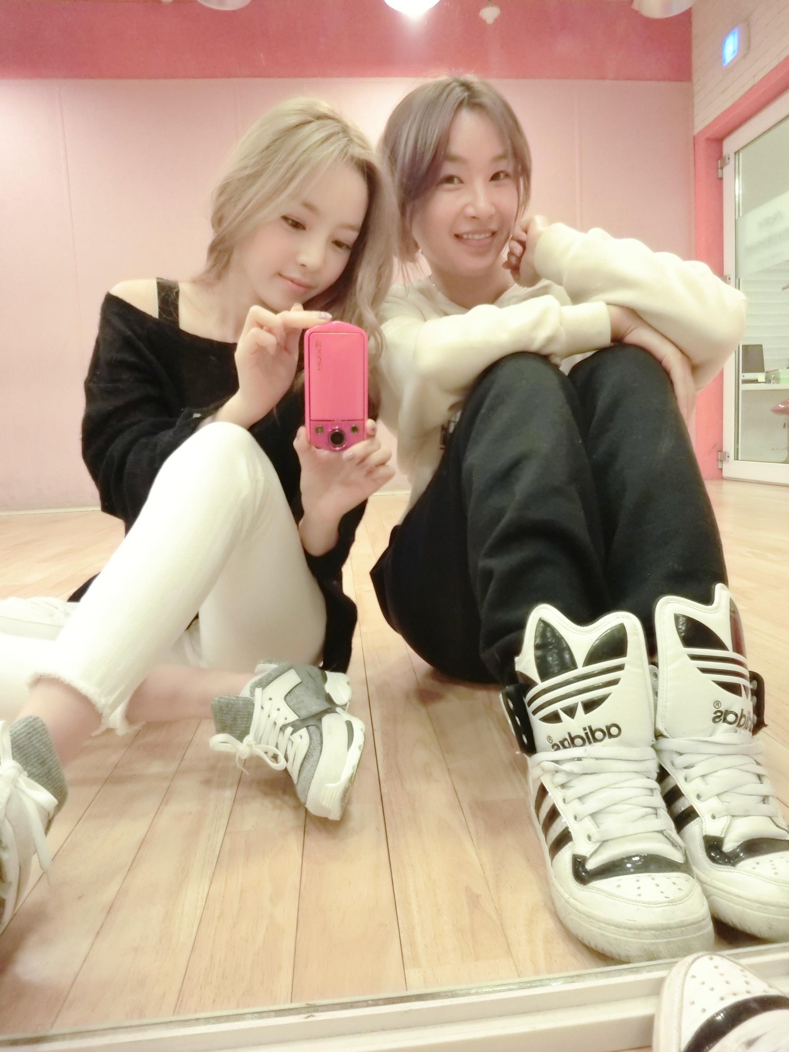 BW7MK5ACIAA77lK.jpg:large