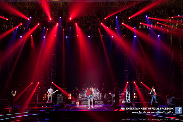 jjyh13's tweet photo. 리허설~오늘 공연 파이팅!!!!!(cr FNC Facebook) http://t.co/GJXYYcEQMQ