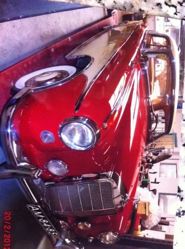 Gestolen uit de loods in kampen oldtimer van mijn vader graag retweeten. ..tips welkom.