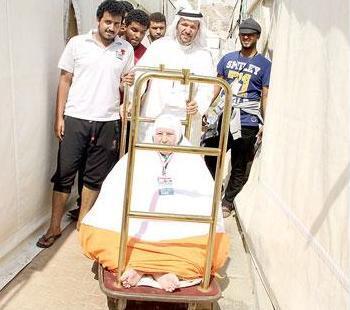 1407abb's tweet photo. "@3ajel_ksa: 13 مطوفاً يخدمون حاجة تزن 286 كيلو في المشاعر

#السعودية 
#الحج 
#غرد_بصورة
. http://t.co/ecerrO4Xut"