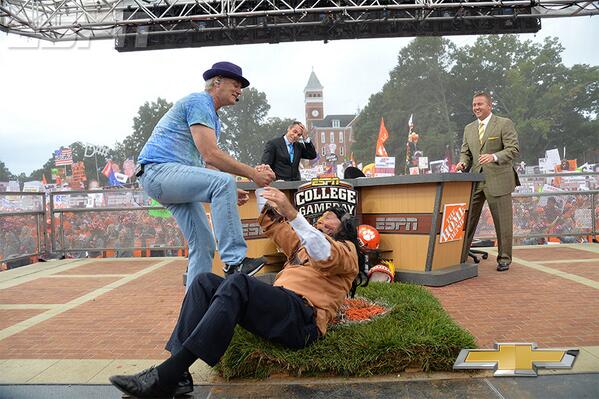 CollegeGameDay's tweet photo. A Headgear Pick for the Ages! Corso picks the Noles! #GetUp4GameDay http://t.co/9Avb3edfDH