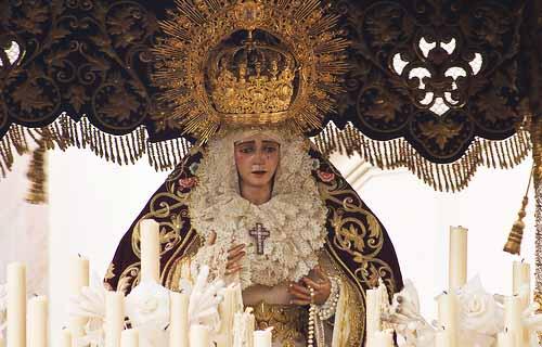 Er_Pali's tweet photo. Pasando x su colegio,Don Carlos le tira un beso a aquel torerillo rubio,un beso pá S.Bernardo y su Virgen del Refugio http://t.co/d4vroyxrI3