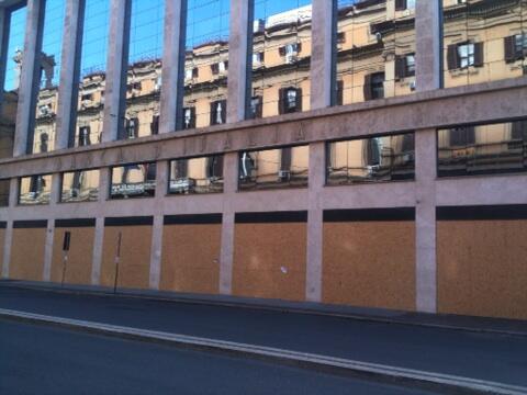 marcobariletti's tweet photo. Porte chiuse #assedio #19o http://t.co/OLbRpRXqW9